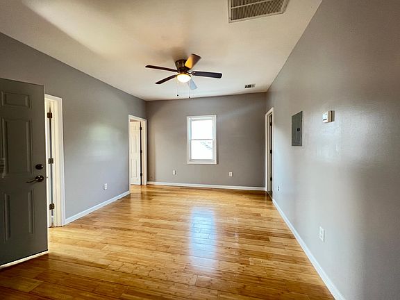 4th image of 83 Chelsea Ave Floor 2