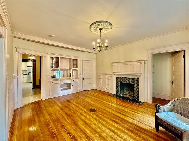 163 Walnut St #A — Photo 12