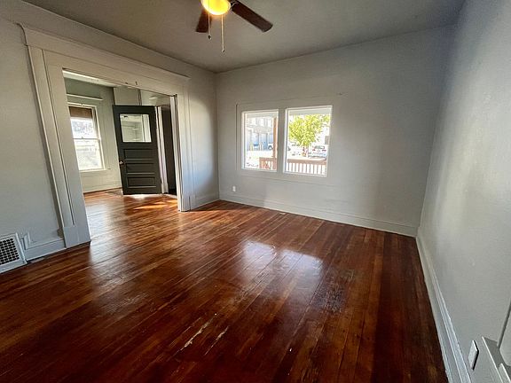 4th image of 2511 Jones St
