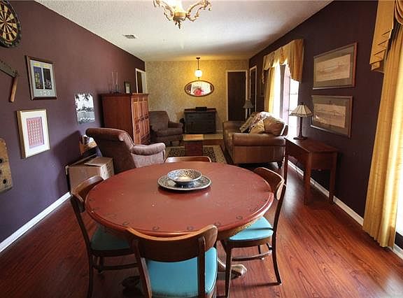 5th image of 408 Country Club Dr