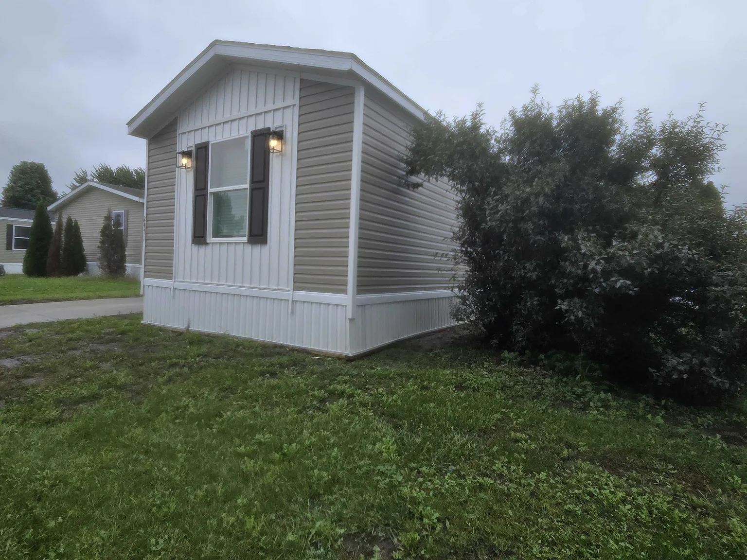 Autumn Ridge — Photo 2