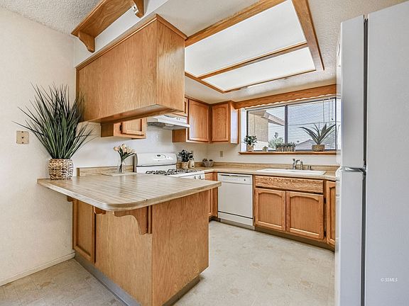 5th image of 616 Ginger Ave