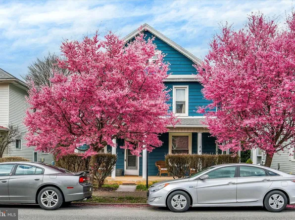 516 W Main St, Hummelstown, PA 17036