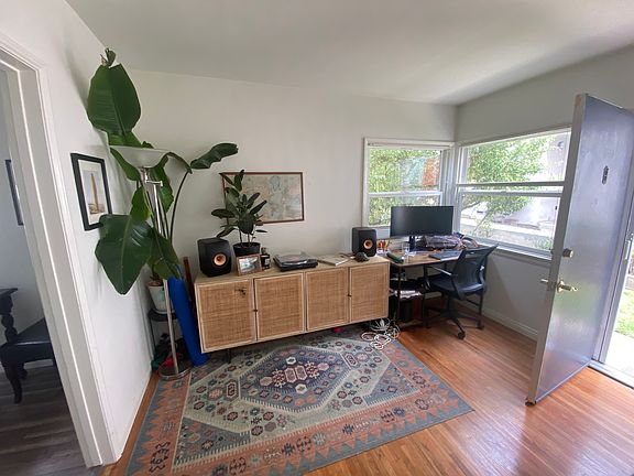 3rd image of 839 21st St