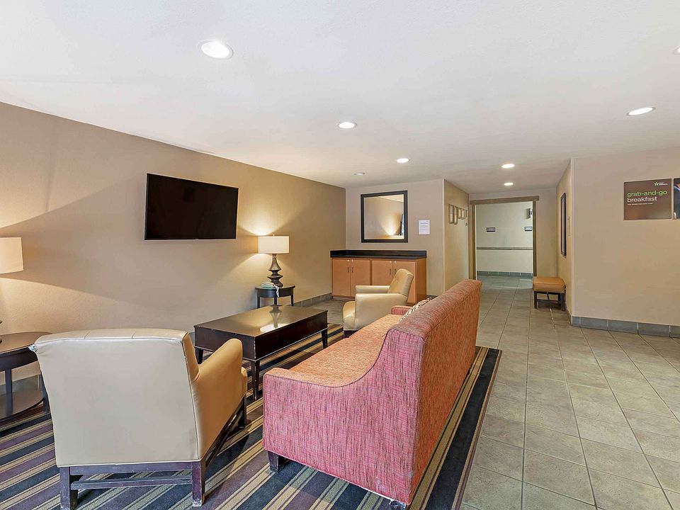 Lobby and Guest Check-in