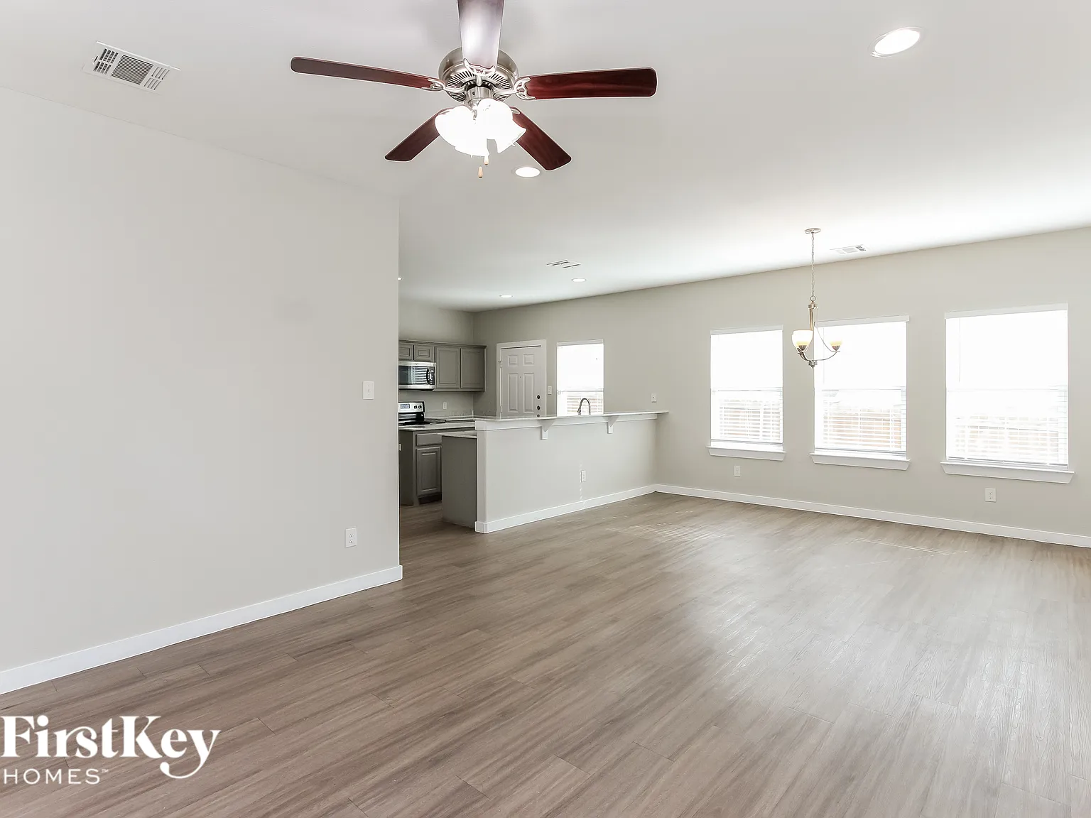 3 bed, 2.5 bath, 1836 sqft, $2,070 — Photo 4
