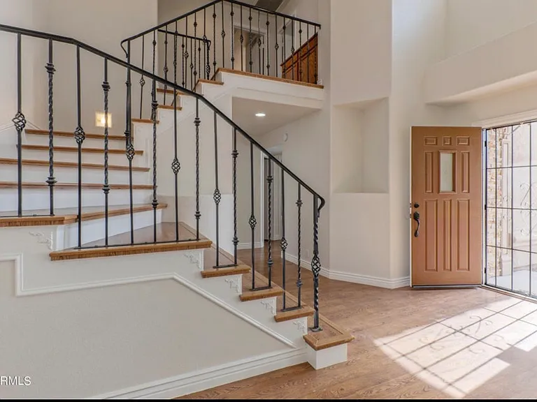 9032 E Karen Dr — Photo 3