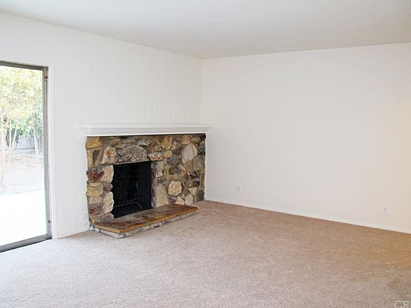 4th image of 15843 Bassett St