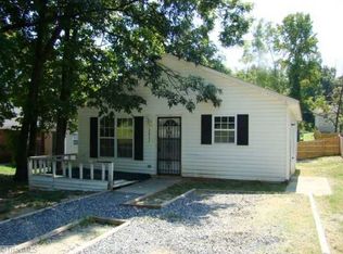 2827 Camborne St, Greensboro, NC 27407
