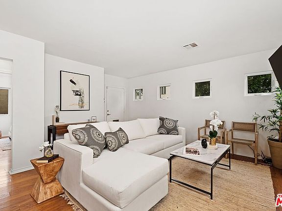 3rd image of 6816 Waring Ave