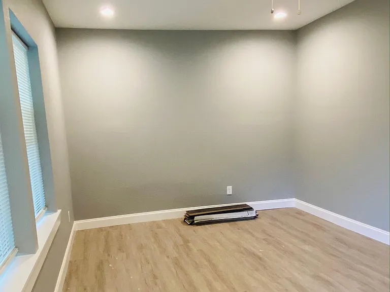 1305 Sherman St — Photo 3
