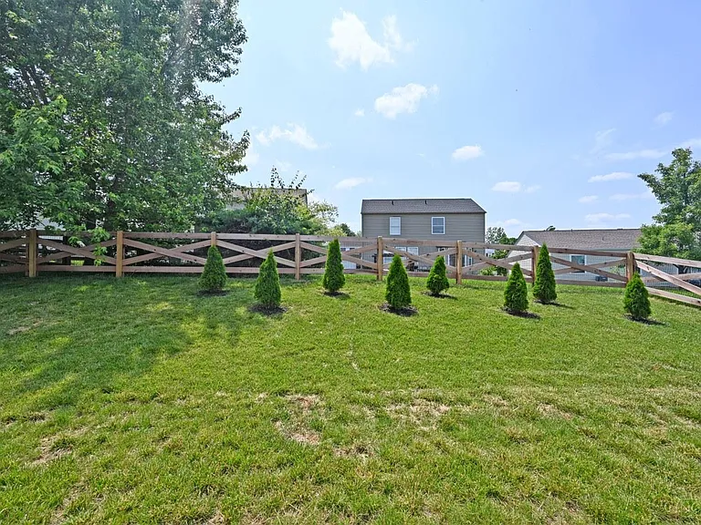 5595 Noble Ct — Photo 61