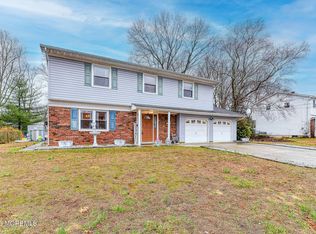 13 Forrest Hill Dr, Howell, NJ 07731