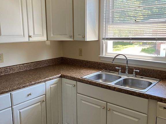 2nd image of 634 Charles St APT 9