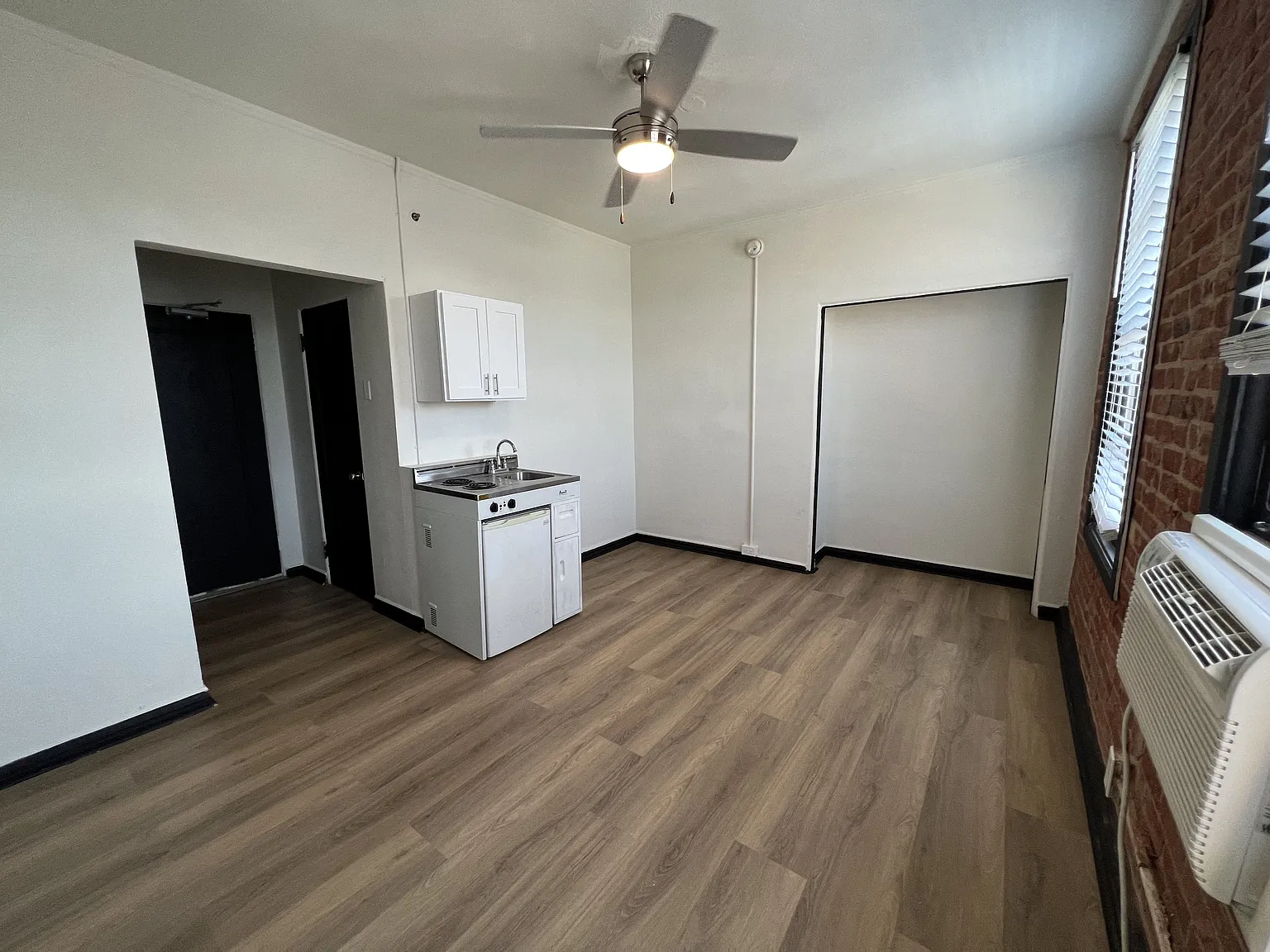 Kipling Apartments — Photo 1