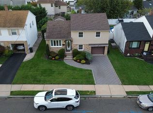 8 Vanderbilt Pl, North Arlington, NJ 07031