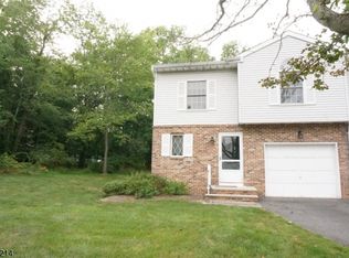 21 Jaime Ct #21, Morris Plains, NJ 07950