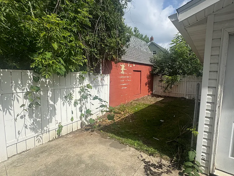 251 Russell Ave — Photo 14