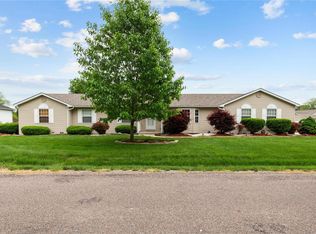 637 Tamarach Dr, Edwardsville, IL 62025