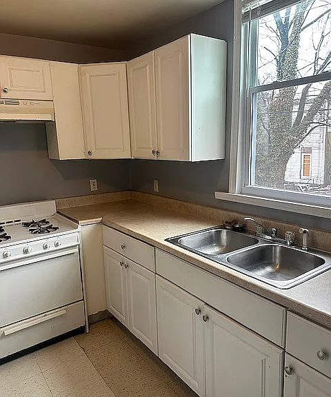 2900 Rockrose Ave — Photo 2