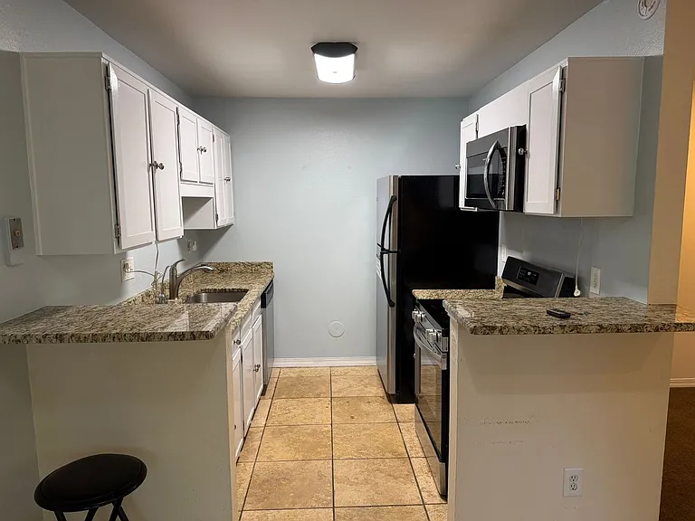 1114 Centaur Cir #A — Photo 7