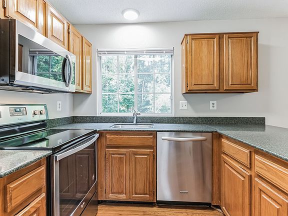 5th image of 4015 Blue Slate Dr