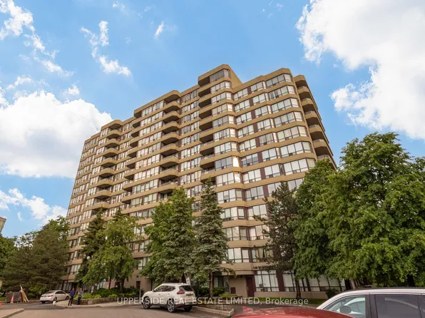 91 Townsgate Dr #1204, Vaughan, ON L4J 8E8