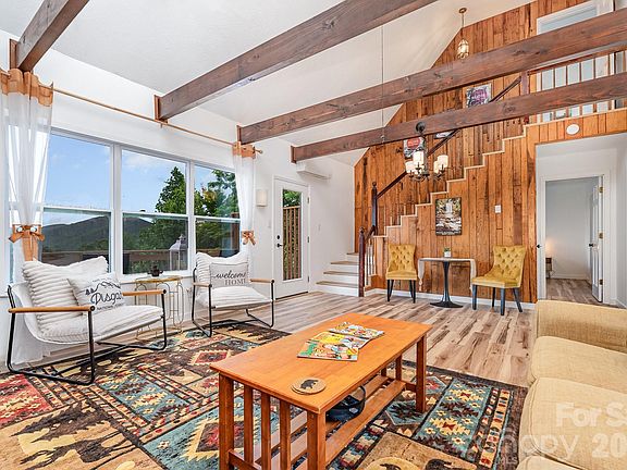 4th image of 508 Overlook Dr #2