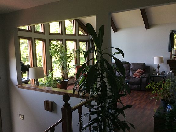 2nd image of 680 Maplewood Dr SE