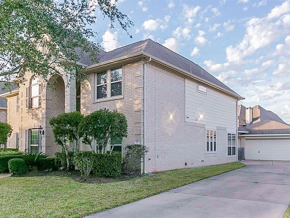 3rd image of 5603 Valley Country Ln