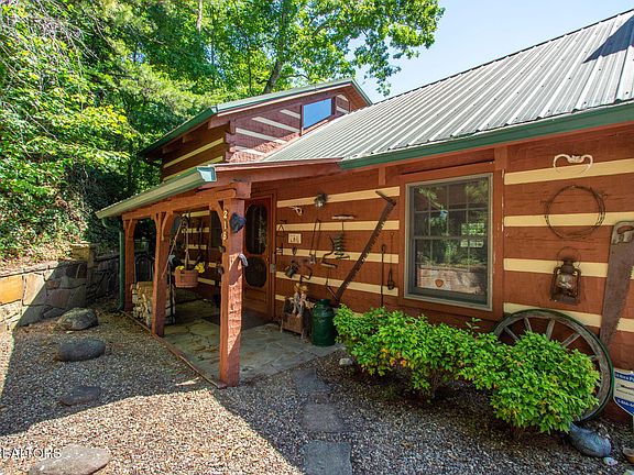 5th image of 218 Freedom Ln