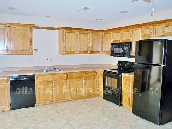 5th image of 1037 NW Willow Dr