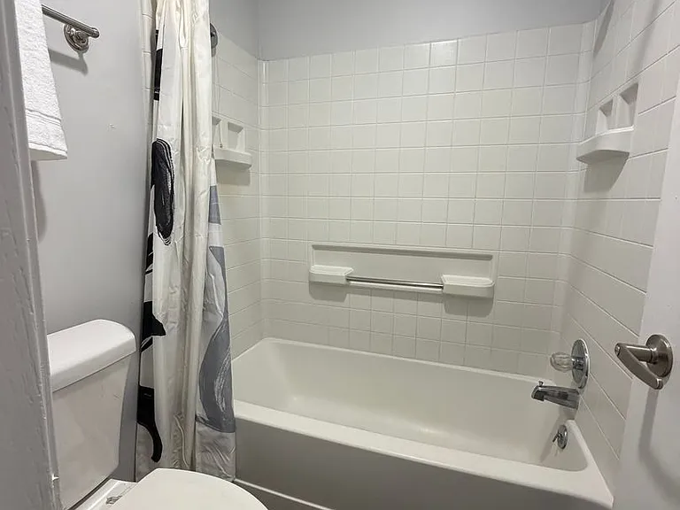 The Vibe at 8035 Apartments — Photo 37