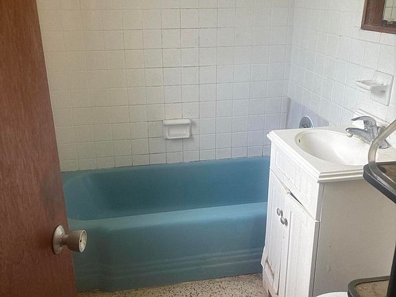 3rd image of 29 W Azalea Cir