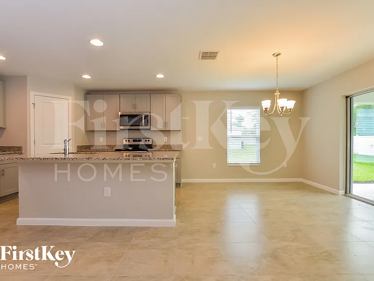 481 Earhart Dr — Photo 5
