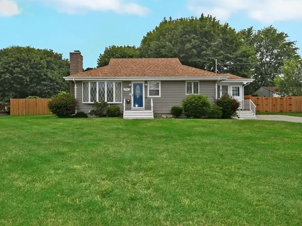 846 N Eastern Ave, Fall River, MA 02720