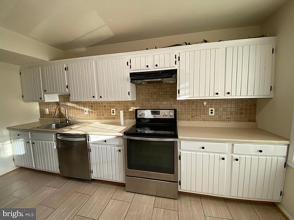 4th image of 13810 Newport Ln