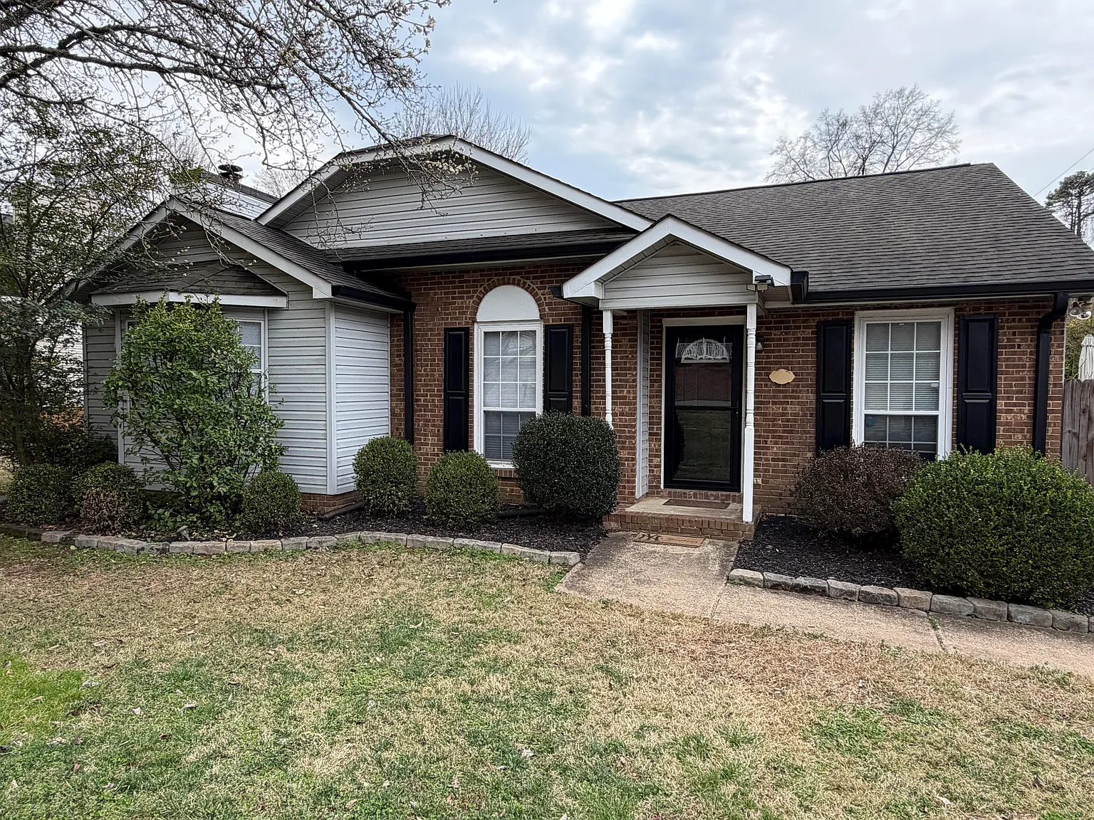 3 bed, 1482 sqft, $1,990 — Photo 1