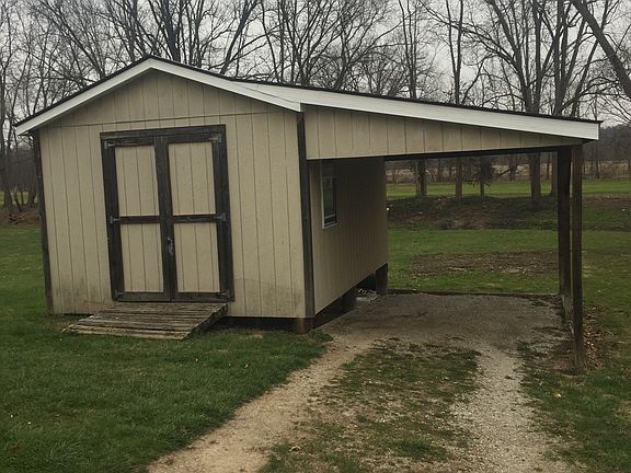 Shed/Carport at rear