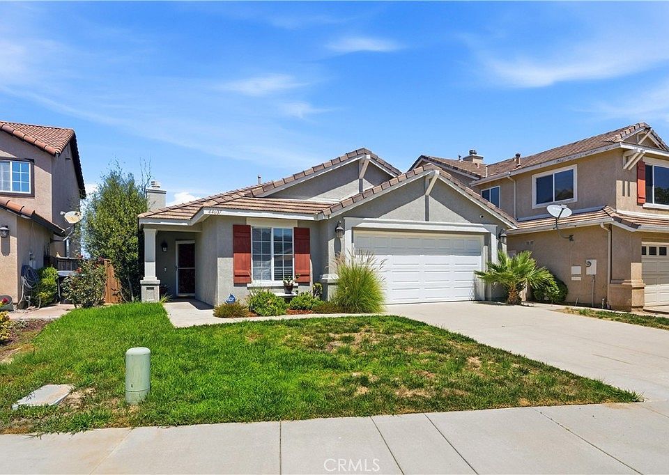 1st image of 44607 Crestwood Cir