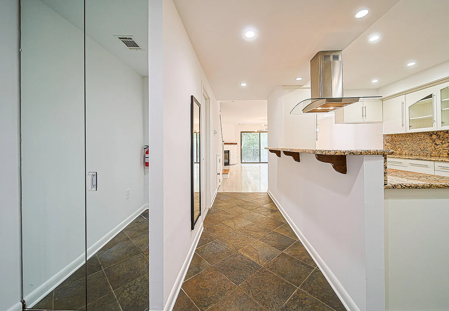 2 bed, 1.5 bath, 1465 sqft, $3,600 — Photo 2