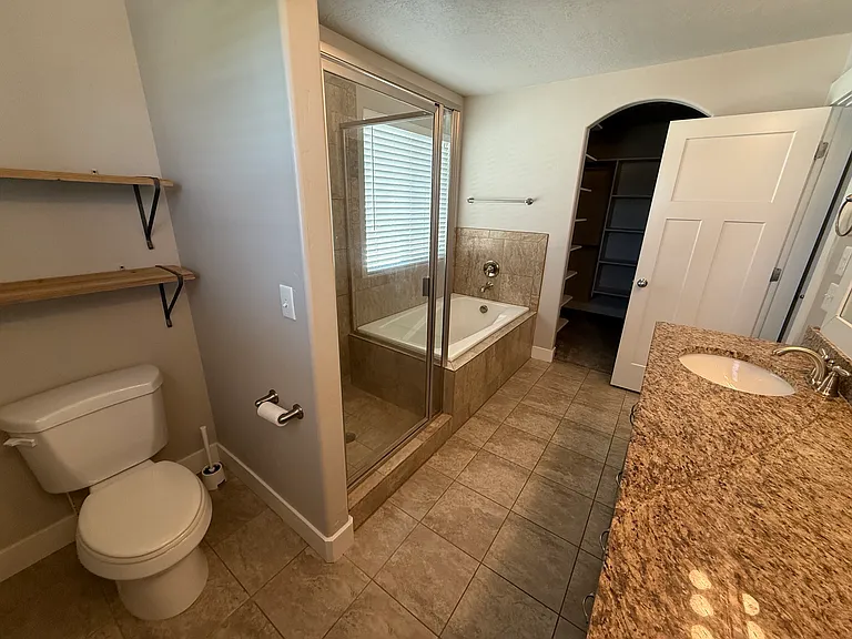 2156 W Thomas St — Photo 18
