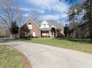 312 Lakeside Cir, Zebulon, NC 27597