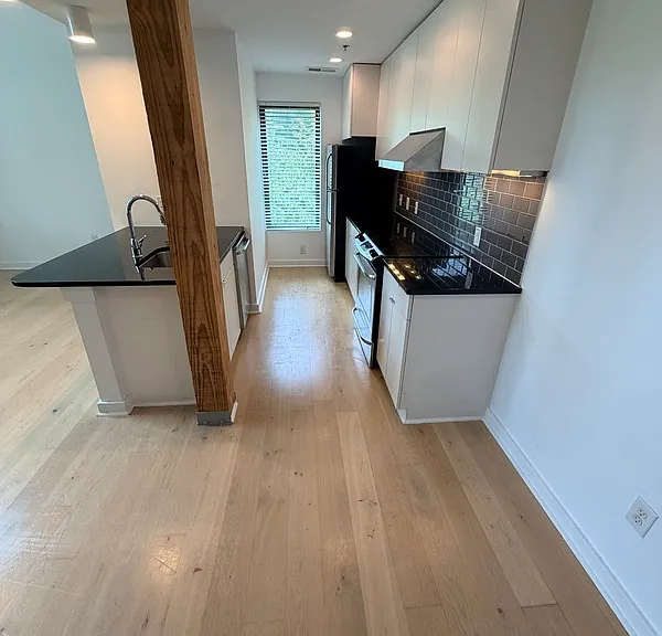418 N 25th St #220 — Photo 1