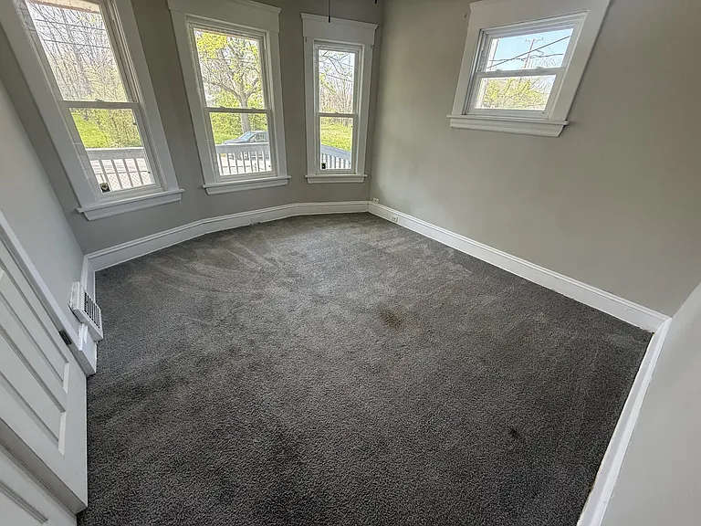10303 Sophia Ave — Photo 13