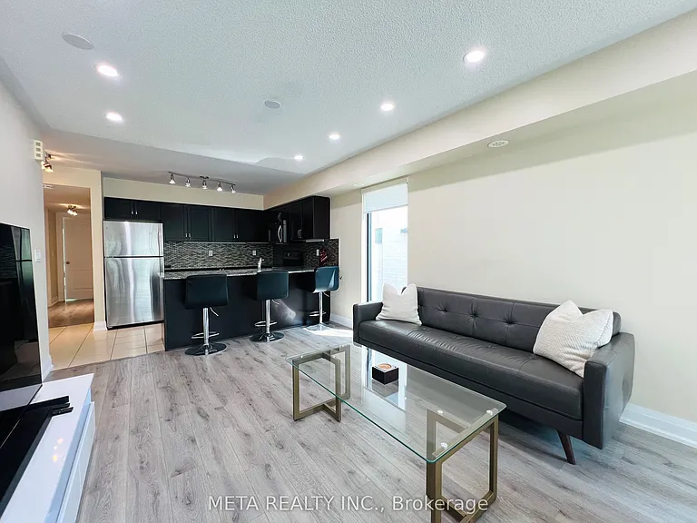 138 Widdicombe Hill Blvd #701 — Photo 4