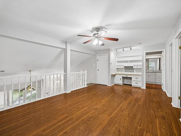 2 Goldthread Ct — Photo 17