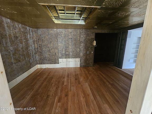 4th image of 432 Upper Swiftwater Rd