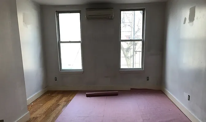 Rented by EXR | media 22