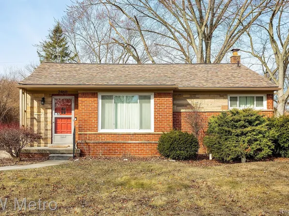 24611 Gardner St, Oak Park, MI 48237